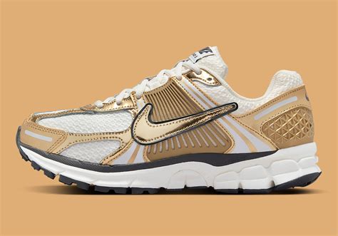 nike goud|Nike Zoom Vomero 5 Metallic Gold (Women's) .